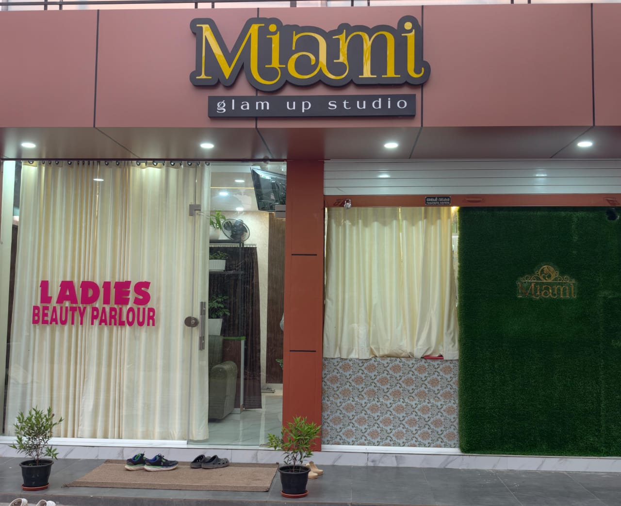 MIAMI glam up studio